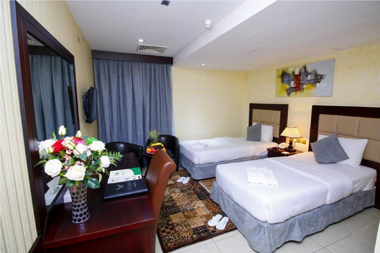 Royal Falcon Hotel Dubai Exteriör bild