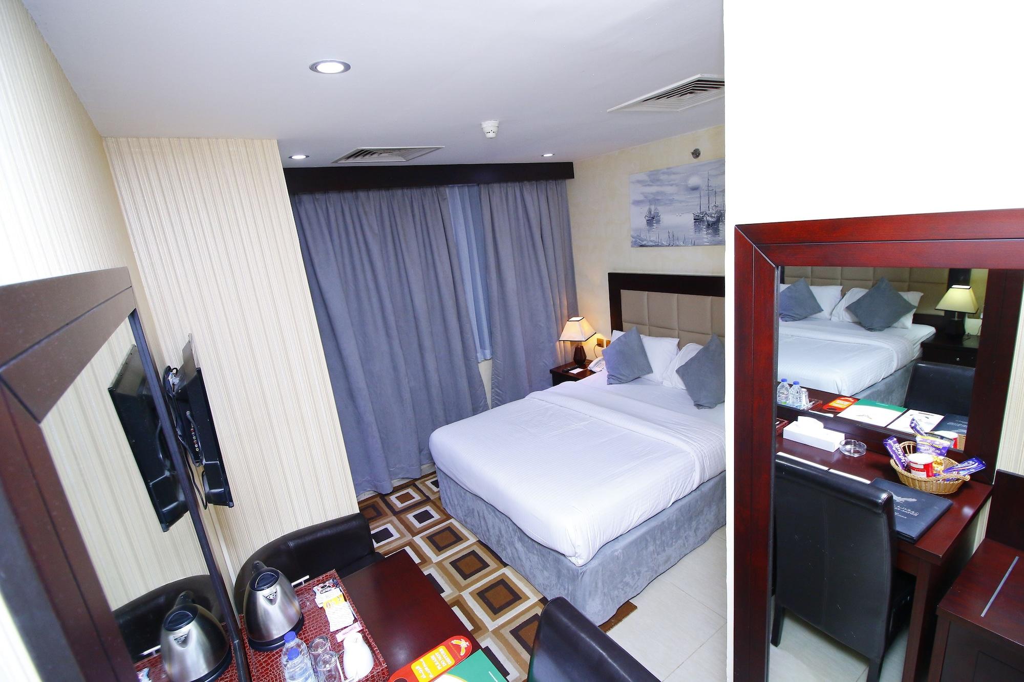Royal Falcon Hotel Dubai Exteriör bild