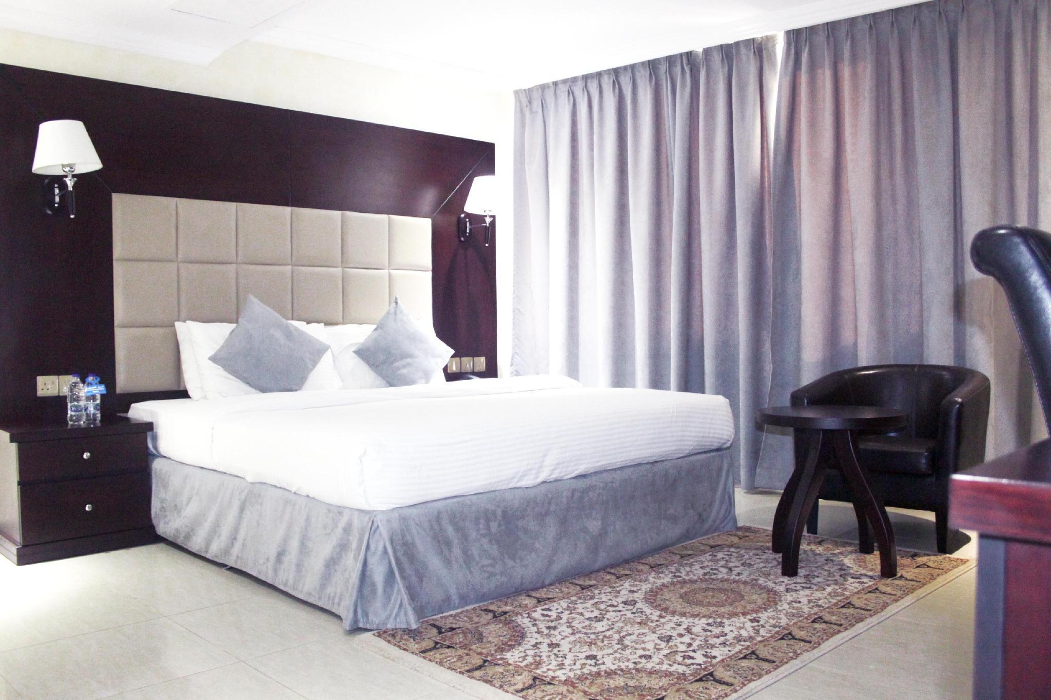 Royal Falcon Hotel Dubai Exteriör bild