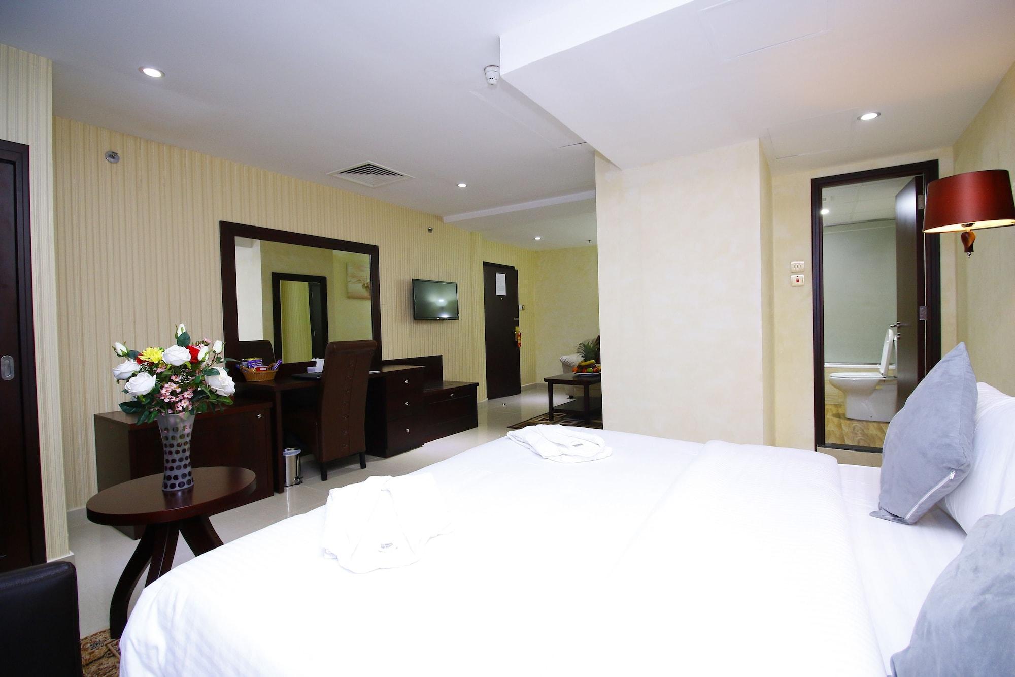 Royal Falcon Hotel Dubai Exteriör bild
